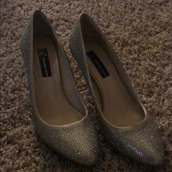 Heels - Picture 2 of 3